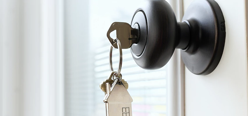 Bifold Door Knob Replacement in Lake Arrowhead, California